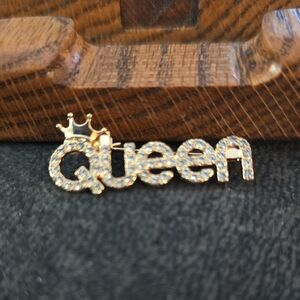 Queen Gold Brooch